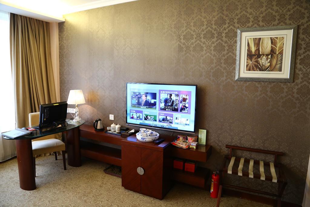Long Zhou Grand Hotel Guangzhou Oda fotoğraf